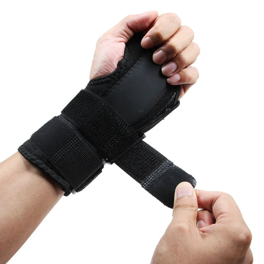 Attelle de poignet noire ChronoStyle en néoprène avec sangles réglables pour le soutien et la récupération